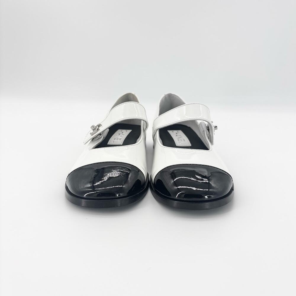 Chanel CC Logo Turnlock Calfskin Patent Leather Cap Toe Maryjane Flats Shoes 37 - Picture 4 of 13
